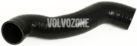 Hadice od trubky turba do intercooleru 2.4D/D5 (2006-) P2 S60/V70 II/XC70 II, vozidla s rezonátorem (OEM)