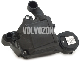 Odlučovač oleje v odvětrání klikové skříně 2.4 P2 (-2002) S60/S80/V70 II, 1.6/1.8/2.0 X40 (2001-) (OEM)